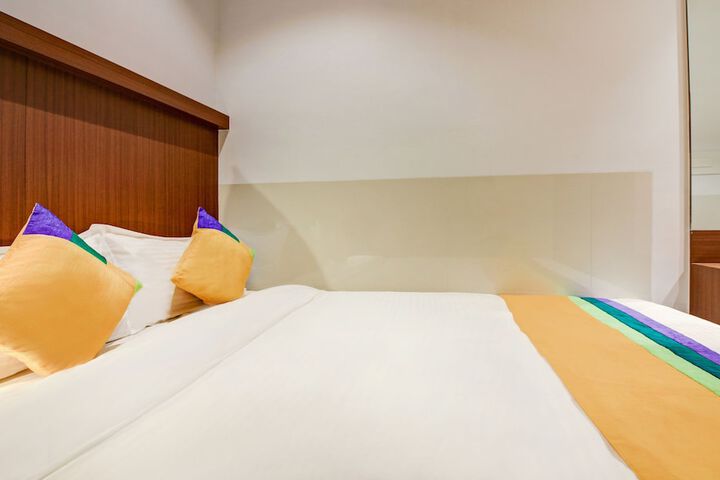 Room 8 of 27