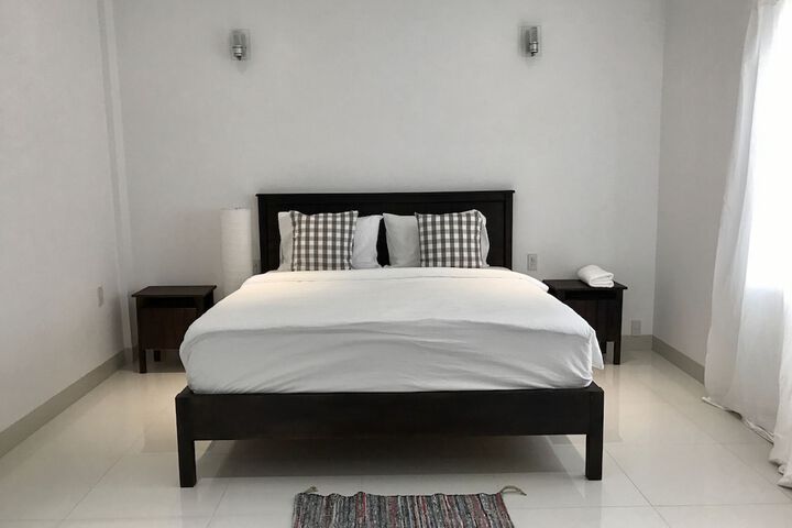 Room 9 of 26