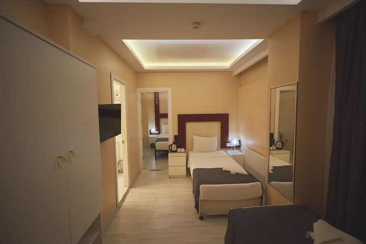 Room 52 of 117