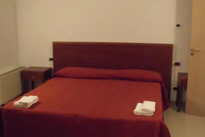 Room 3 of 14