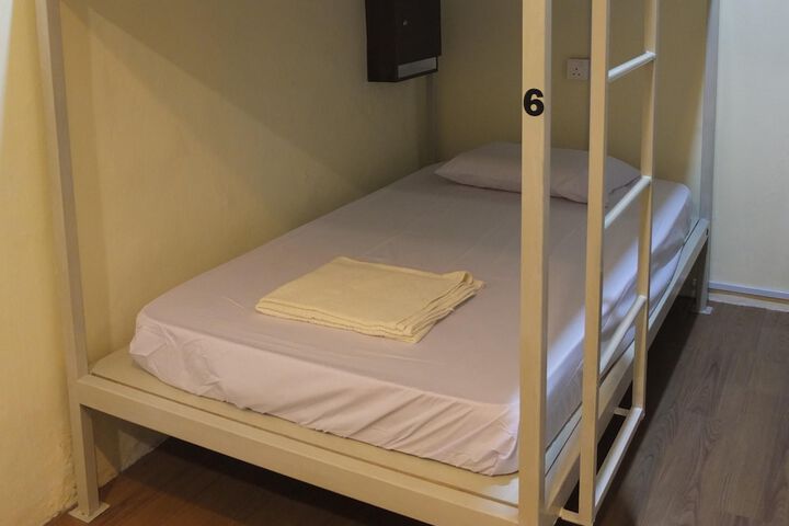Room 14 of 37