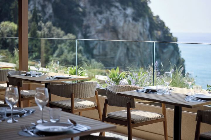 Dining 106 of 160