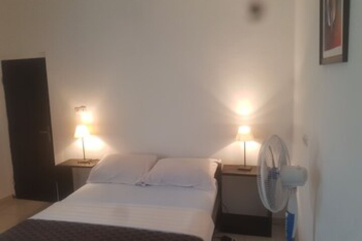 Room 13 of 40