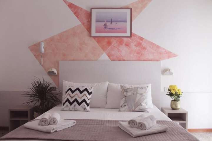 Room 17 of 27