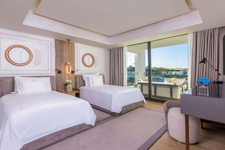 Room 42 of 180