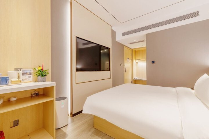 Room 4 of 69
