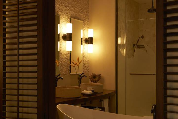Room 52 of 135