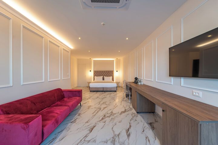 Room 47 of 187