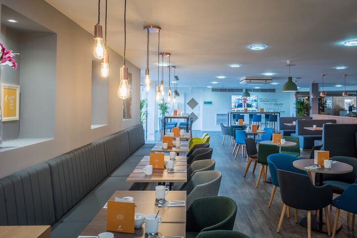 Breakfast/Coffee Service 99 of 162