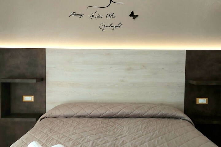 Room 14 of 32