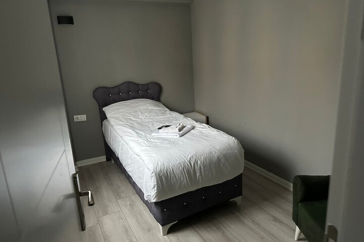 Room 2 of 35
