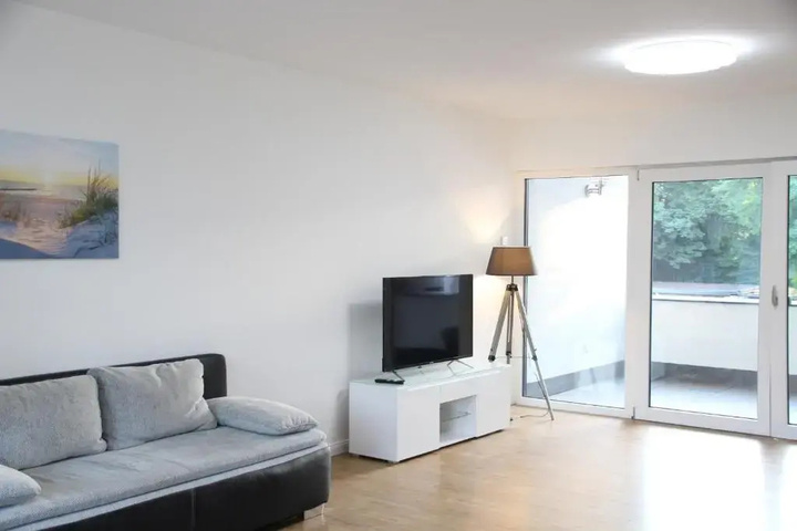 Room 4 of 10