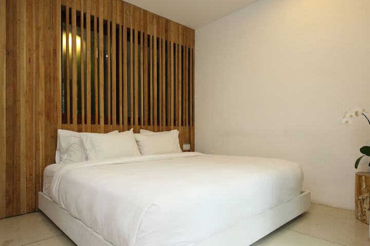 Room 10 of 66