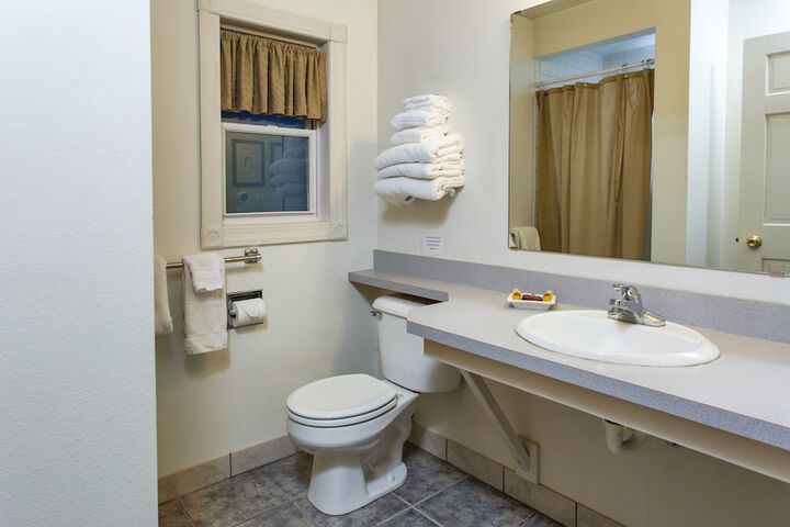 Room 105 of 128