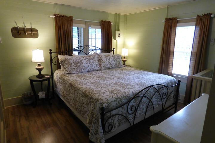 Room 10 of 75