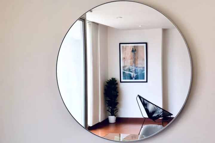 Room 11 of 16