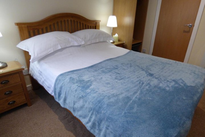 Room 17 of 34