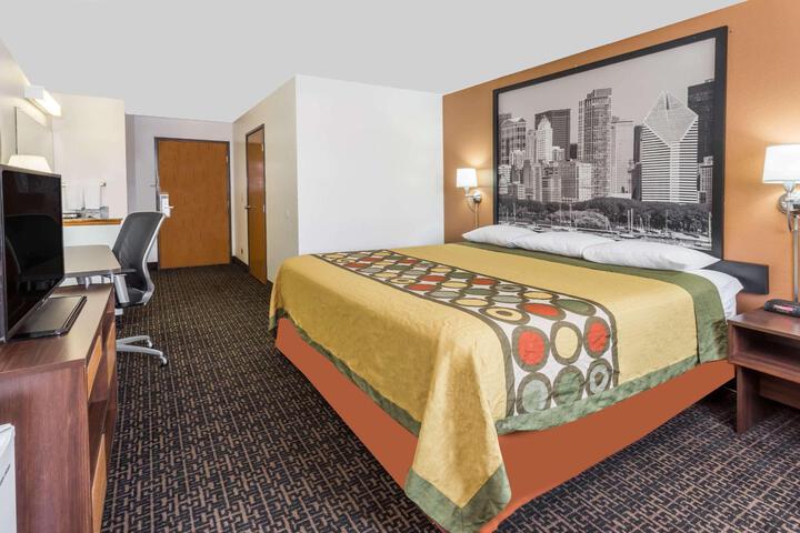 2 Queen Beds (1 of 8)