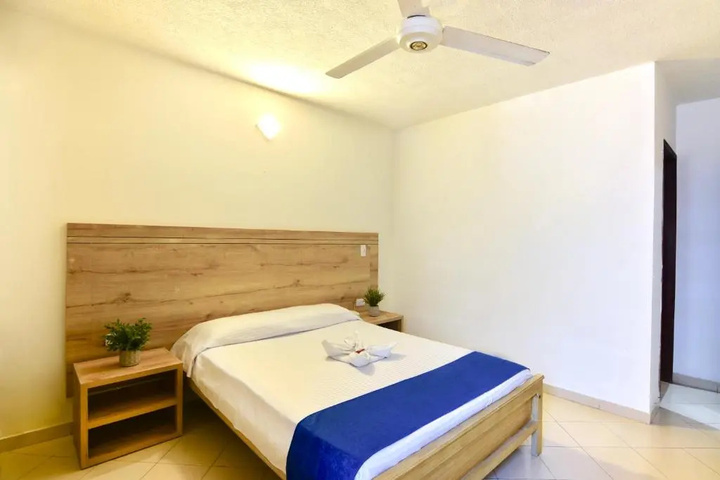 Room 4 of 9