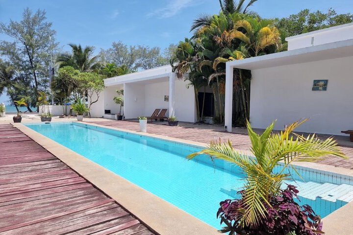 Pool 8 of 18