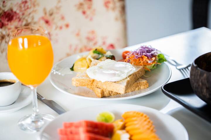 Breakfast/Coffee Service 32 of 39