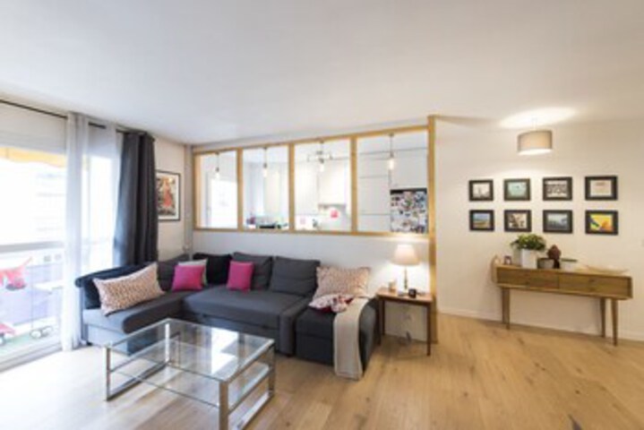 Room 7 of 12