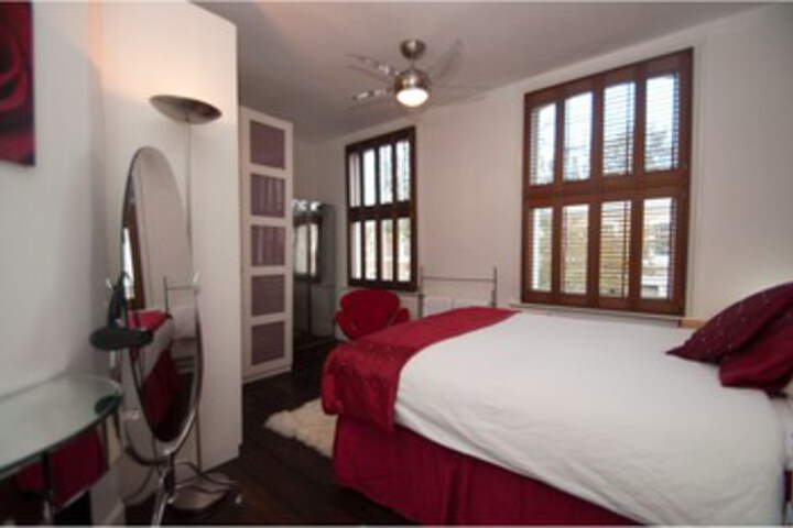 Room 13 of 21