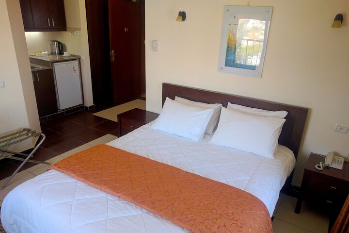 Room 5 of 41