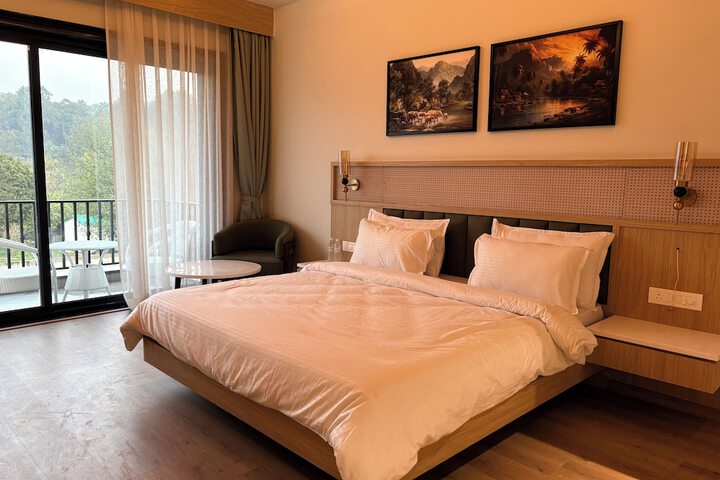 Room 10 of 28