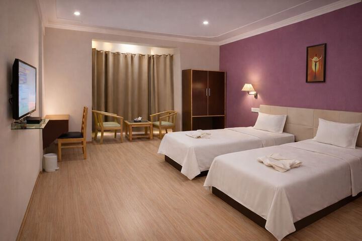 Room 9 of 30