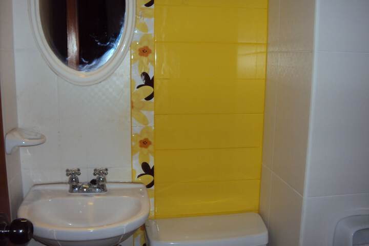 Room 25 of 39