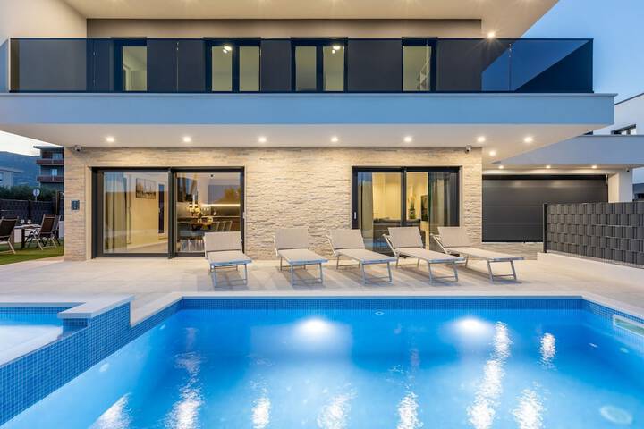 Pool 19 of 43