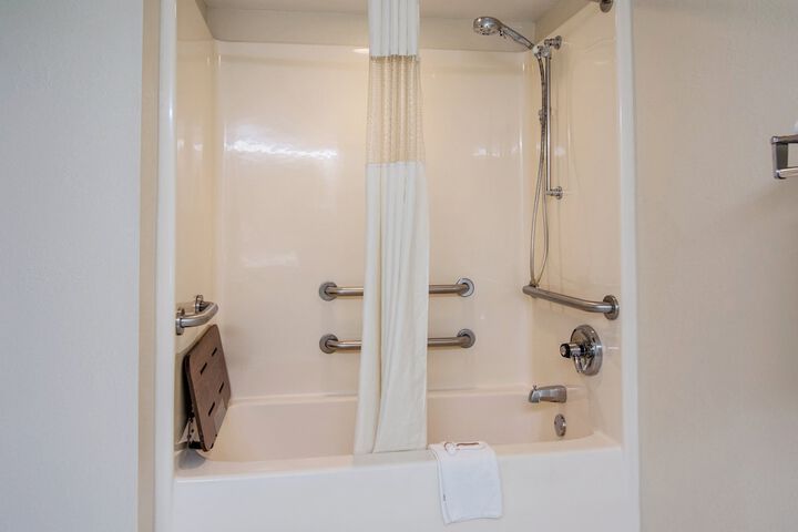 ADA Accessible Deluxe 2 Queen Beds with Roll in Shower (6 of 10)