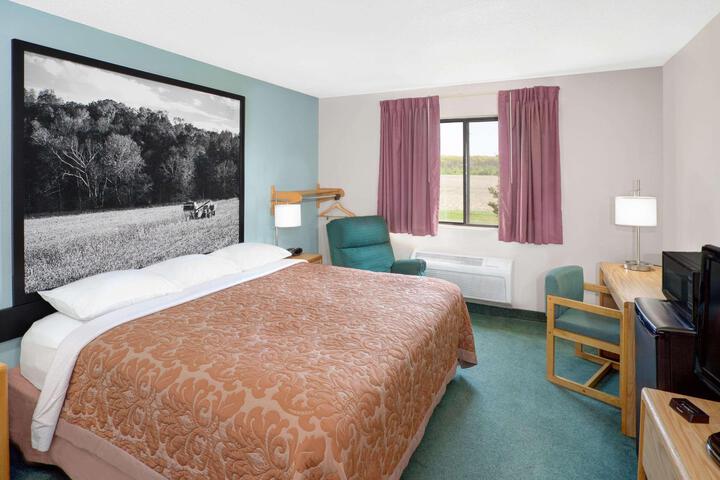 2 Queen Beds (4 of 8)