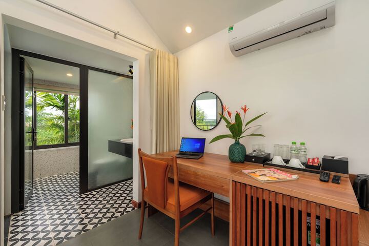Room 44 of 89