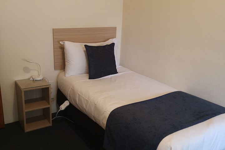 Room 25 of 58