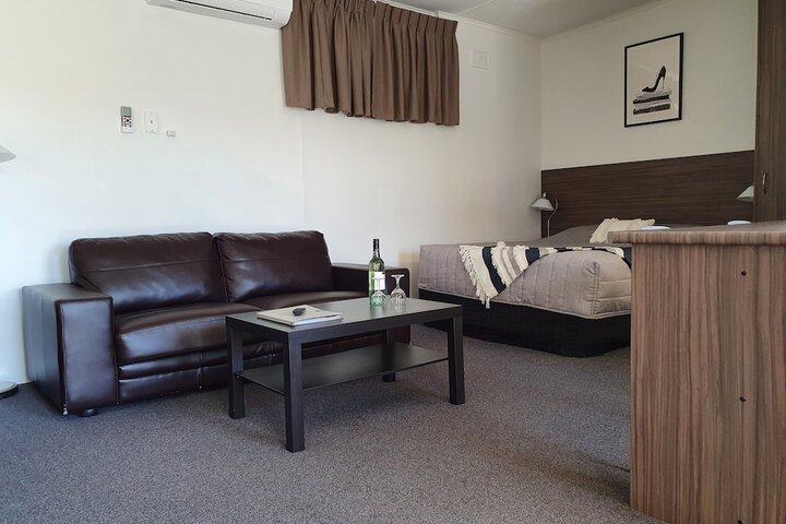 Room 14 of 32