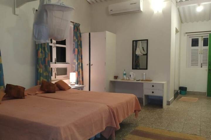 Room 106 of 233