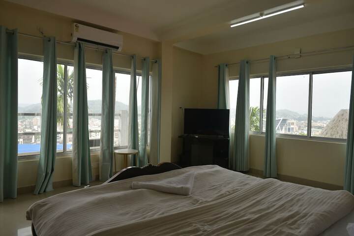 Room 3 of 11
