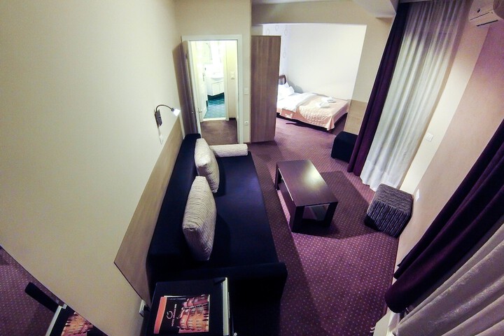 Room 21 of 64
