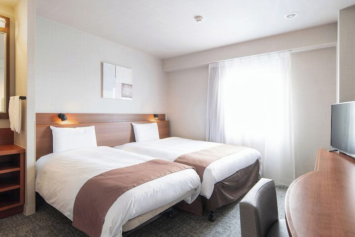 Room 28 of 172