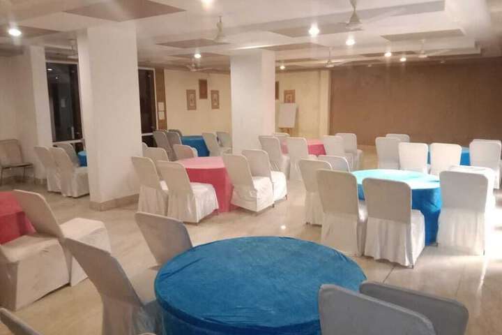 Ballroom/Hall 38 of 49