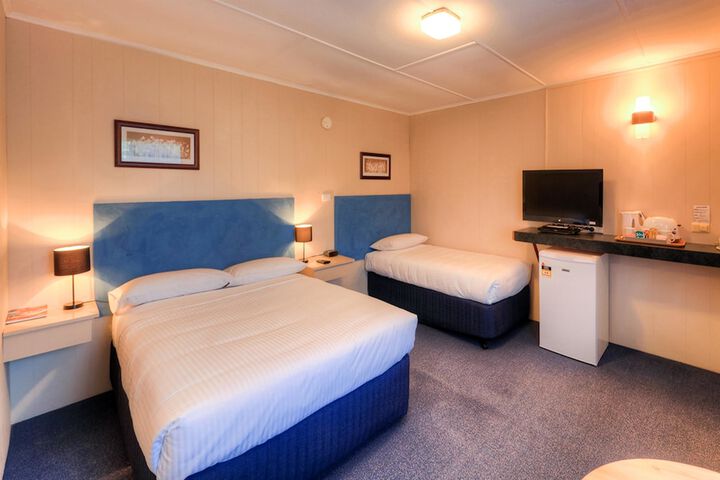 Room 3 of 32