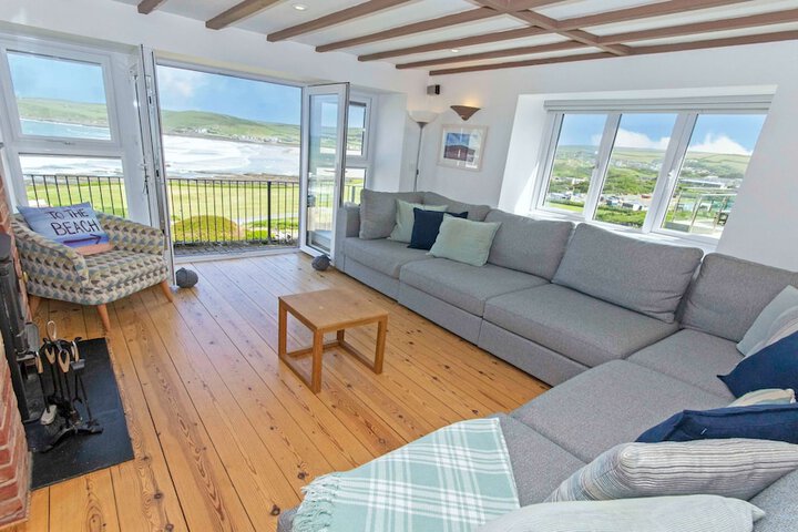Stables Croyde 4 Bedrooms Sleeps 8, Sea & Beach Views