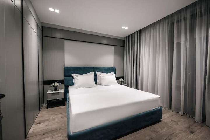 Room 34 of 186