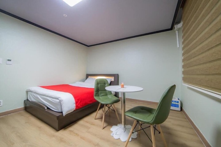 Room 25 of 64