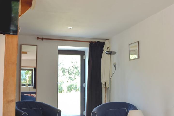 Room 207 of 320