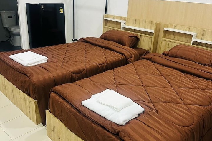 Room 5 of 17