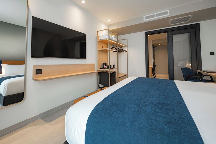 Room 27 of 119