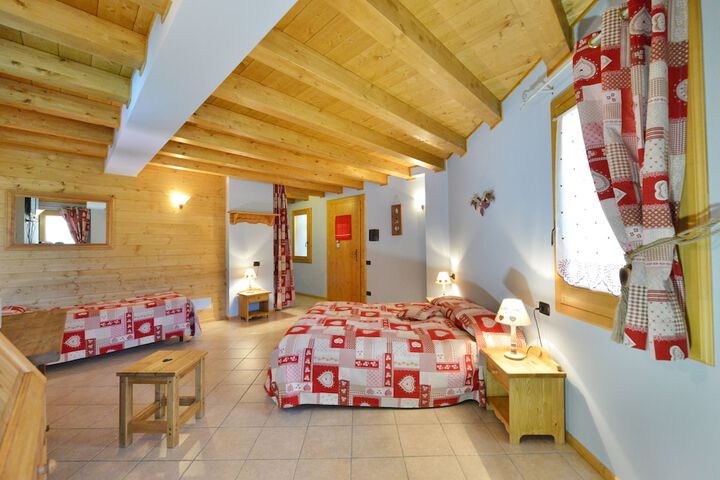 Room 2 of 42